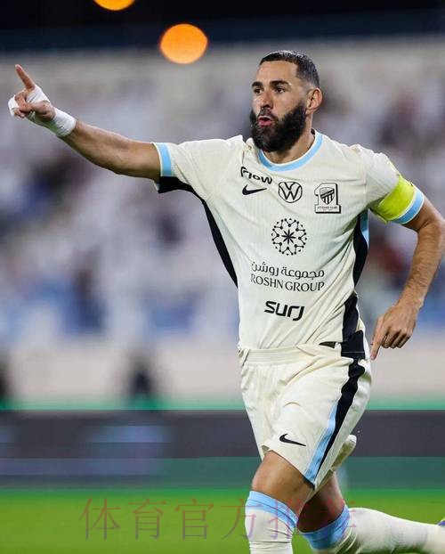 本泽马本赛季西甲25球11助攻 继续领跑西甲双榜